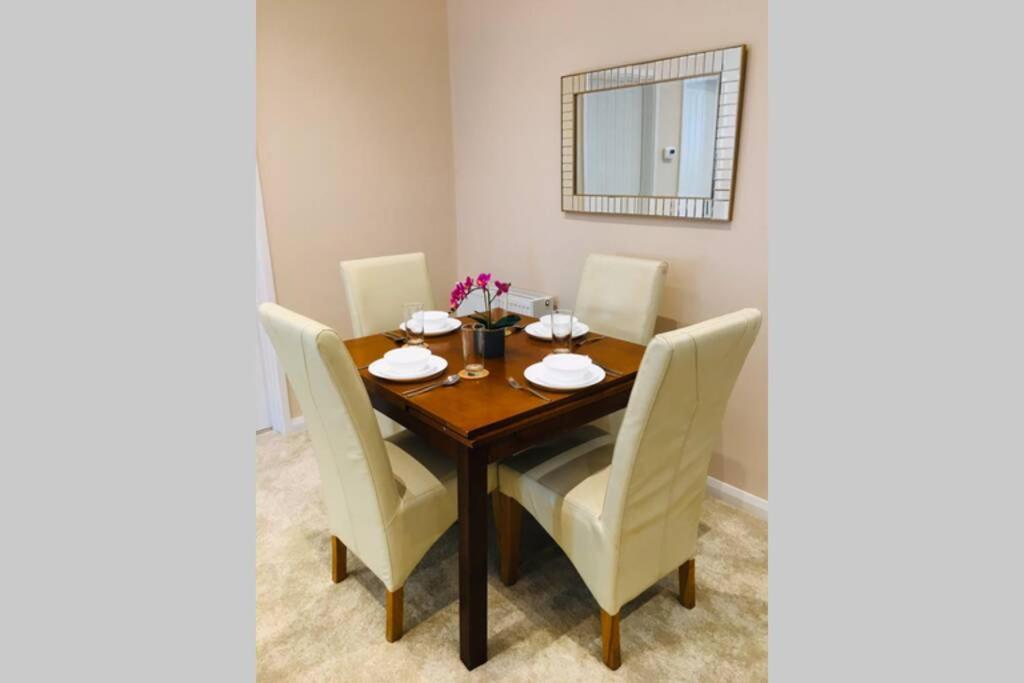 Private 1St Floor Apartment - Perfect For Port Of Dover, Eurotunnel And Short Stays 외부 사진