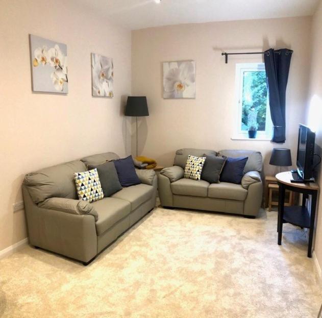Private 1St Floor Apartment - Perfect For Port Of Dover, Eurotunnel And Short Stays 외부 사진